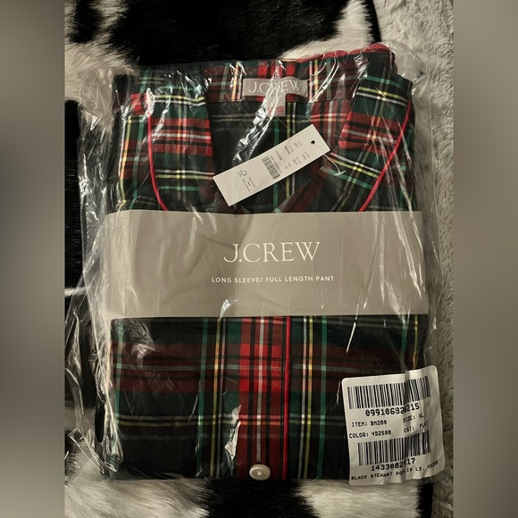 NWT j crew green and red holiday pajamas - Picture 2 of 2